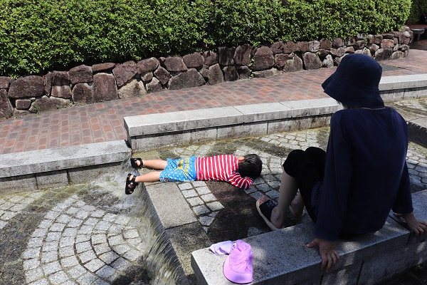 公園へお水遊びに