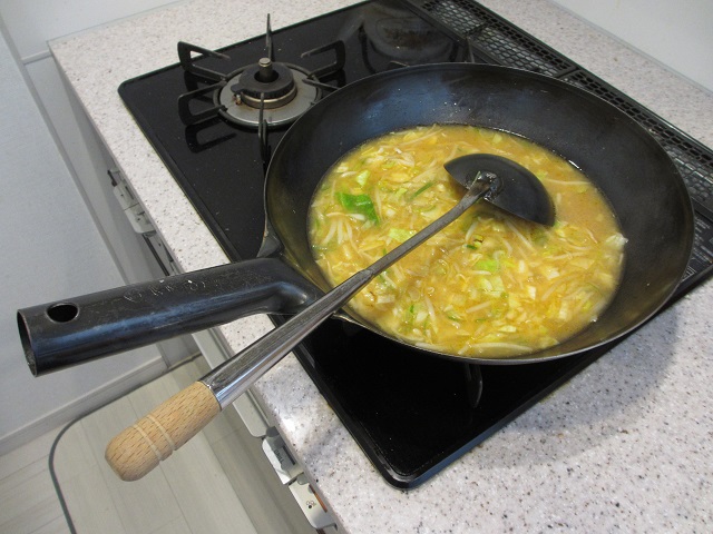 中華鍋で味噌ラーメン