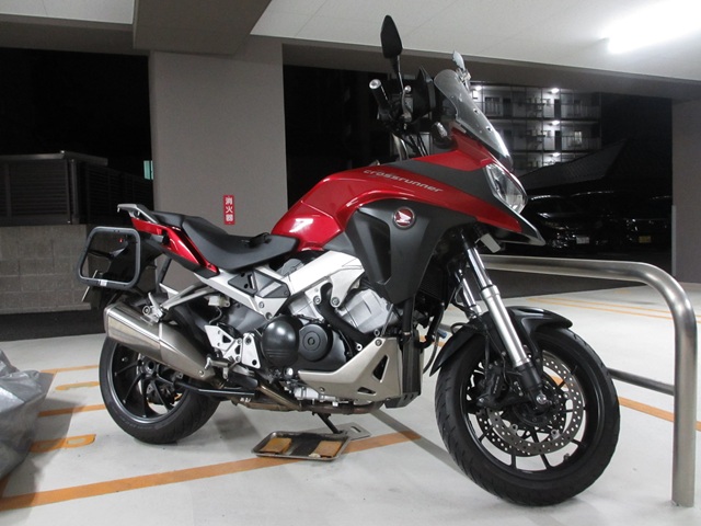 VFR800X 夜のメンテナンス