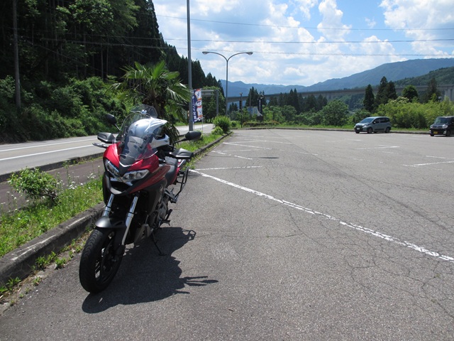 VFR800X やまびこロードでひるがの高原へ